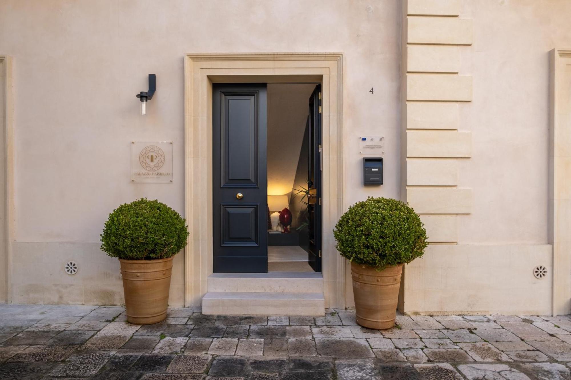 Palazzo Paisiello - Luxury Rooms Lecce Exterior photo